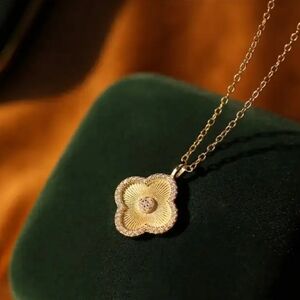 Elegant Gold Plated Chain with 4 Leaf Clover Pendant Silver 18 inch Length